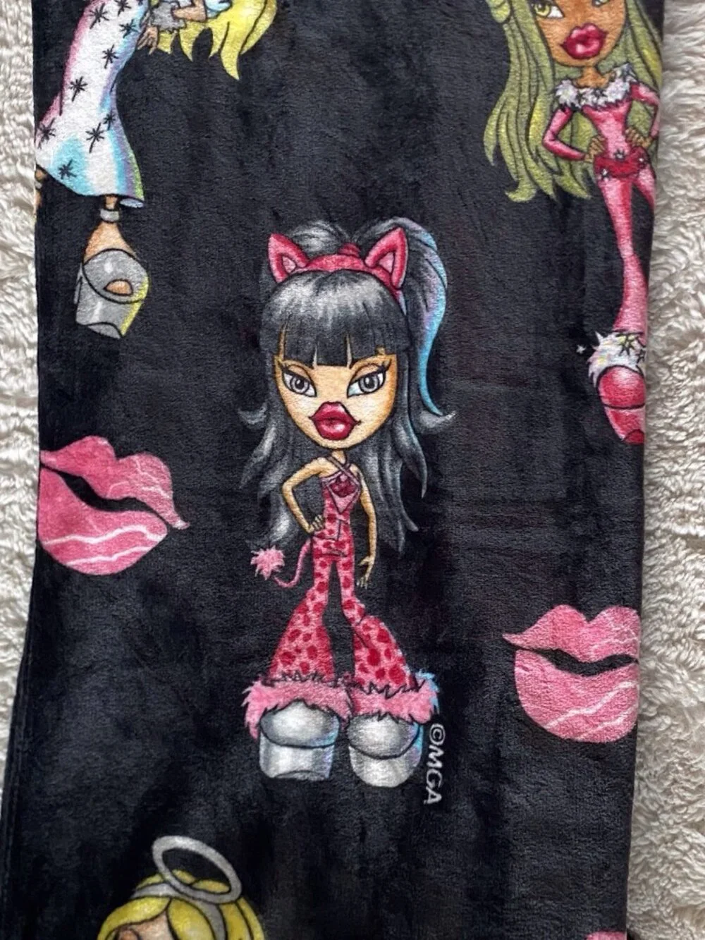 BRATZ Dolls Plush Halloween Throw Blanket 50x70 Black Jade Cloe Sasha Yasmin NEW